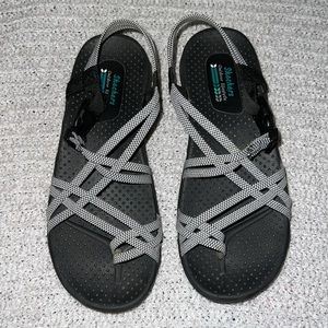 Sketchers Reggae Irie size 8 Outdoor Lifestyle black & white comfort shoe CLEAN!